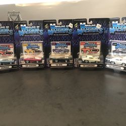 Muscle Machines 1:64 Scale Diecast Metal Collectible Cars. New Unopened.