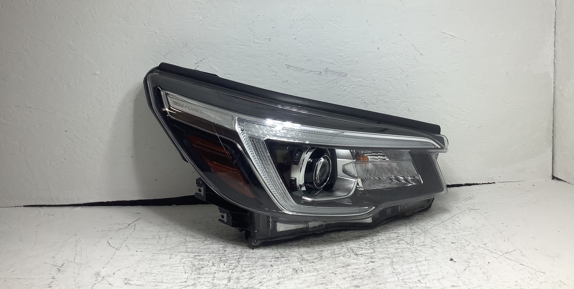 2019 2021 Subaru Forester right LED headlight (1C)