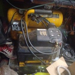 DeWalt 2 Tank Compressor 