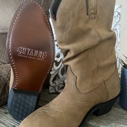 Size 7 Shyanne Boots. New