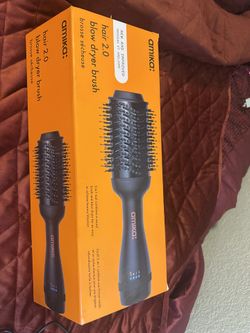 Blow dryer Brush