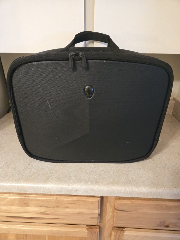 Alienware Vindicator 2.0 Laptop Briefcase 17.3"