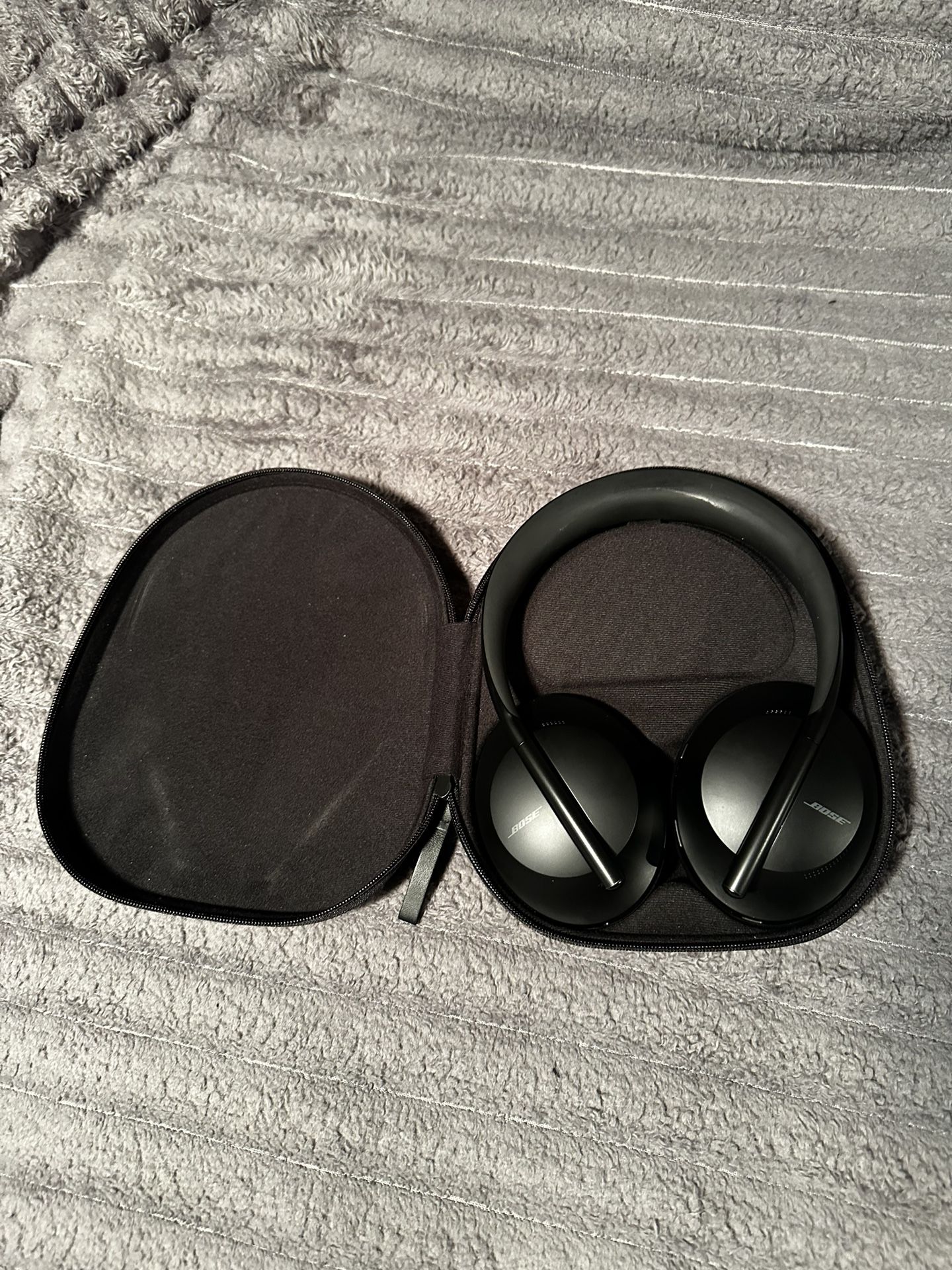 Bose 700 Bluetooth Headphones 