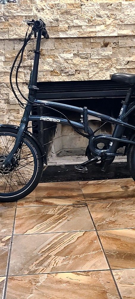 Pedego Foldable 350watt 24mph 30mile Range Ebike