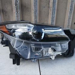 2016-2021 Mazda Cx9 Headlight Passenger Right Side OEM 