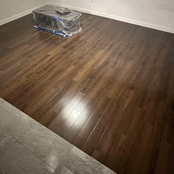 Wood laminate waterproof Flooring 480 square feet 