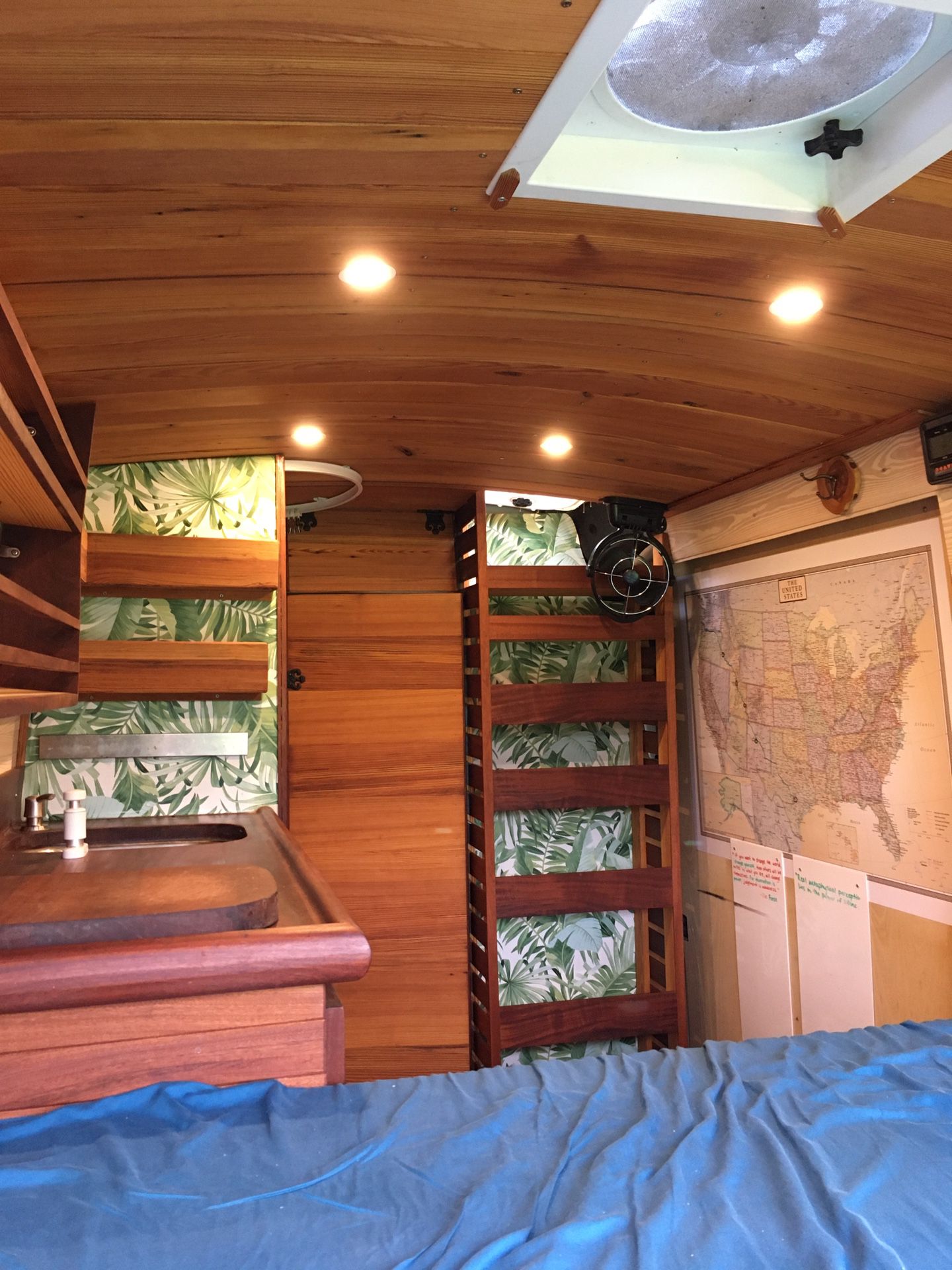 2016 self-sustaining camper van