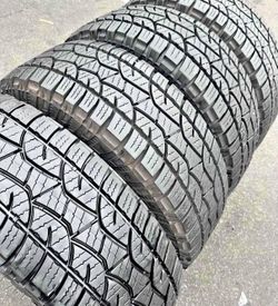 275/70/18 Vendo Un Set De Llantas Marca Cooper Con Un 80% De Vida