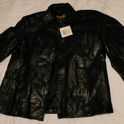Ladies Leather Jacket, Size Small. Brand New $50