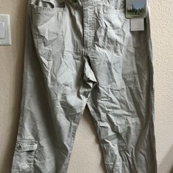 Brand new women’s Columbia pants 