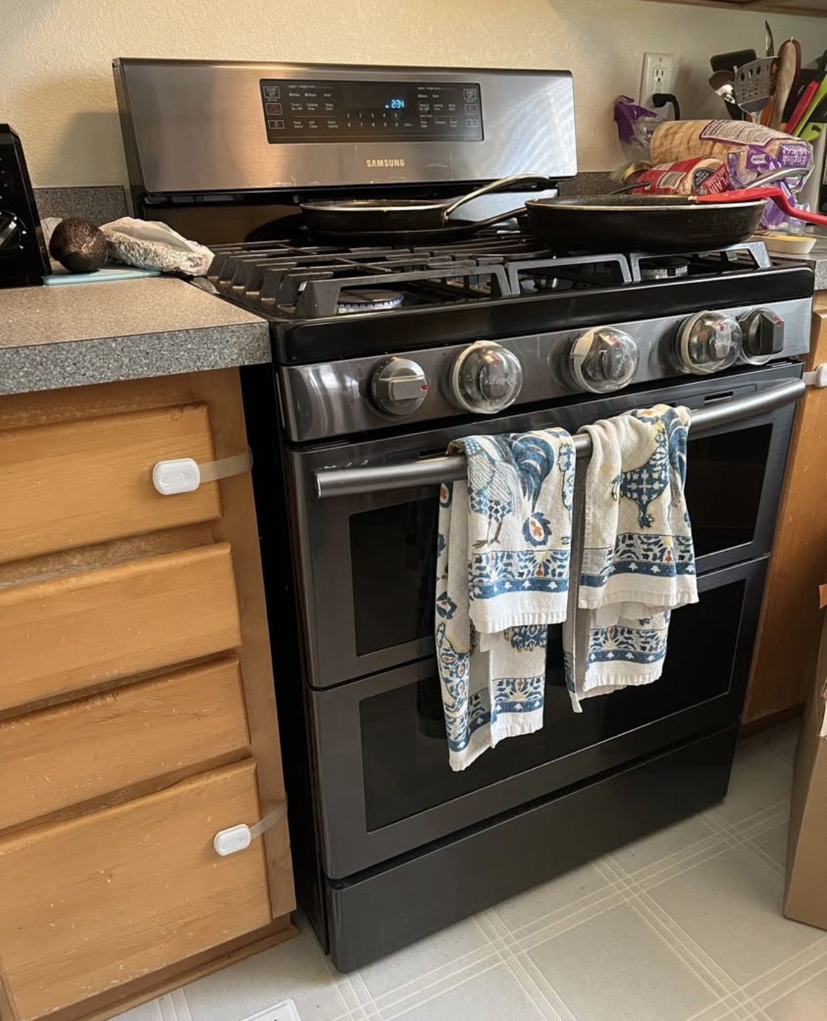 Samsung Flex Duo Slide-In Gas Range – Black Stainless Steel, 5 Years Old, Great Condition