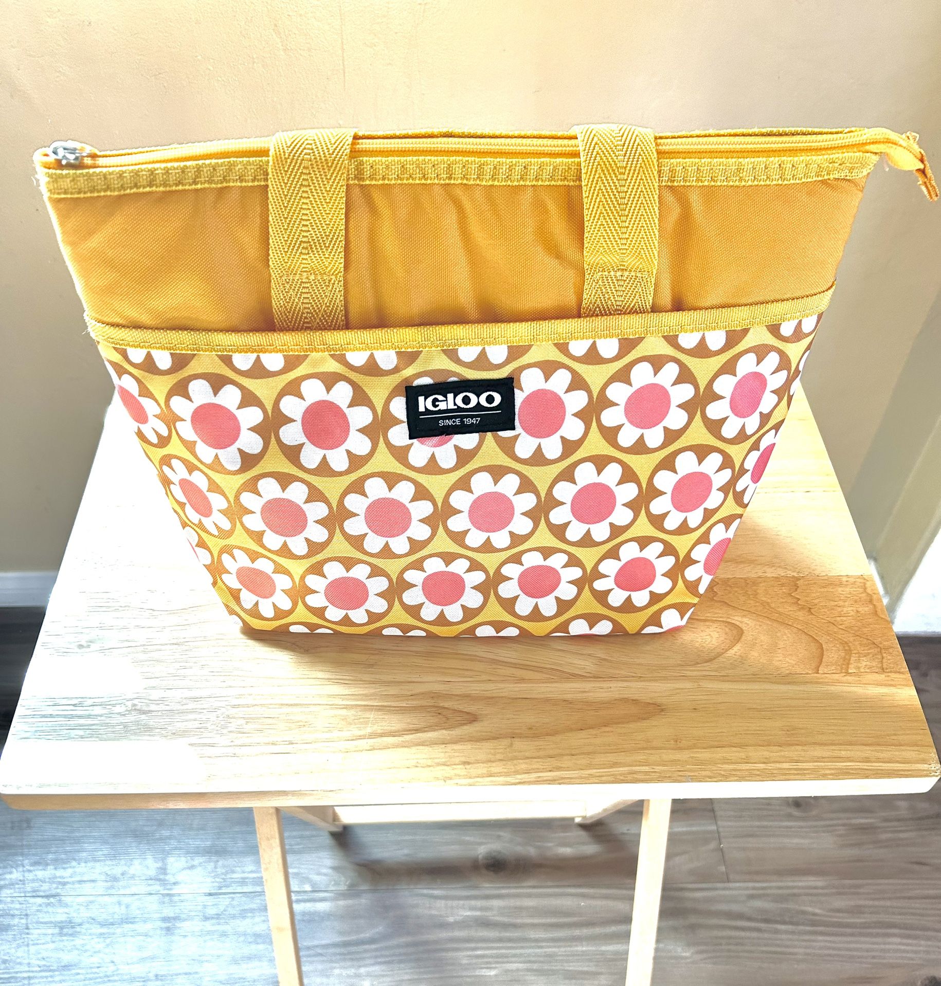 Igloo Mini Essentials Tote