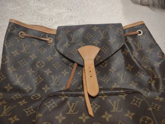 Authentic Louis Vuitton Monogram Montsouris GM Backpack Pochatte Baguette  Shoulder Handbag designer Palm Springs Bag Purse Women for Sale in Kent, WA  - OfferUp