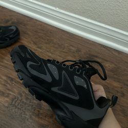 LV Runner Tatic Sneakers 