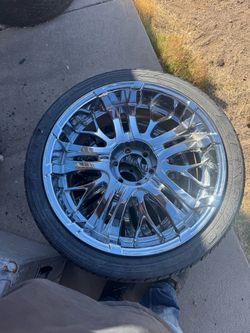 Chrome Multi-Spoke Wheel with Tire