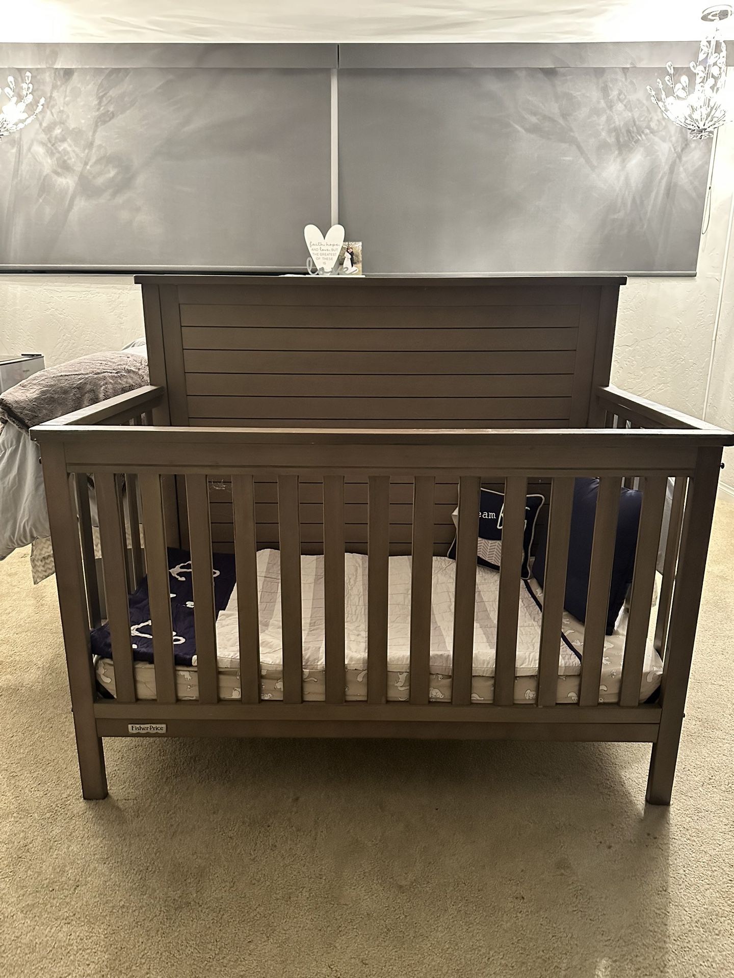 Like New Crib & Growing to Toddler Bed In Gray. So Modern & Very Useful To Change As They Grow
