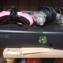 XBOX 360 W/ KINECT, 11 GAMES, 2 CONTROLLERS GTA 5