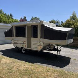 Pop-Up Camper - 2008 Forest River - Flagstaff Classic 720