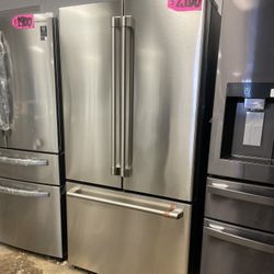 GE Refrigerator 