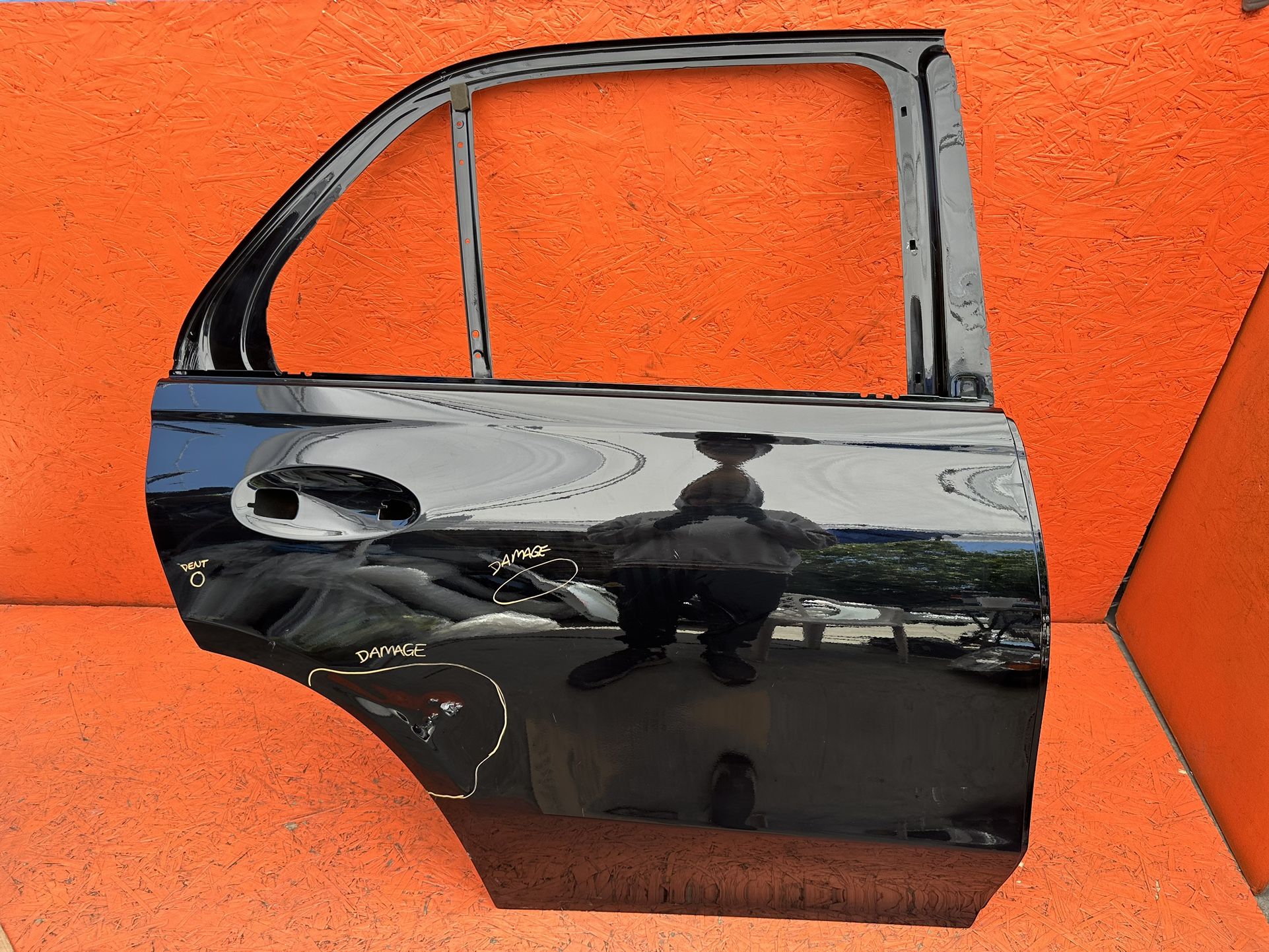 2020 - 2023 MERCEDES GLE350 GLE450 W167 RIGHT PASSENGER REAR SIDE DOOR SHELL OEM