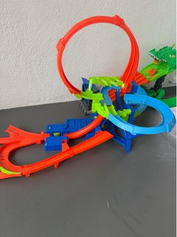 Hot wheel race track