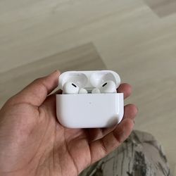 AirPods Pro 2 Used Trying To Get Rid Of Fast CHEAP