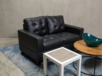 Quality Used Black Love Seat