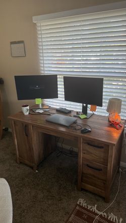 Desk - free