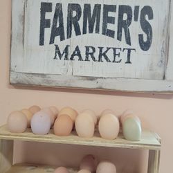 Huevitos De Mis Gallinas. De Casa.