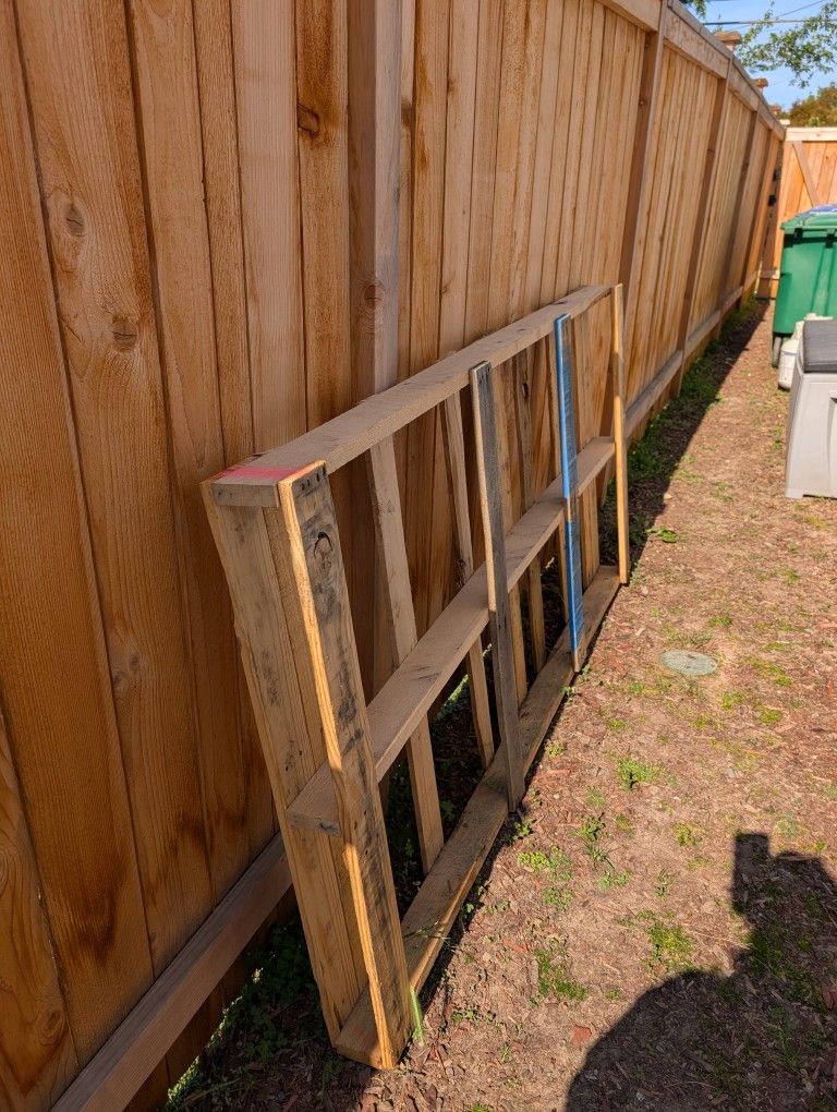 Free Wood Pallet