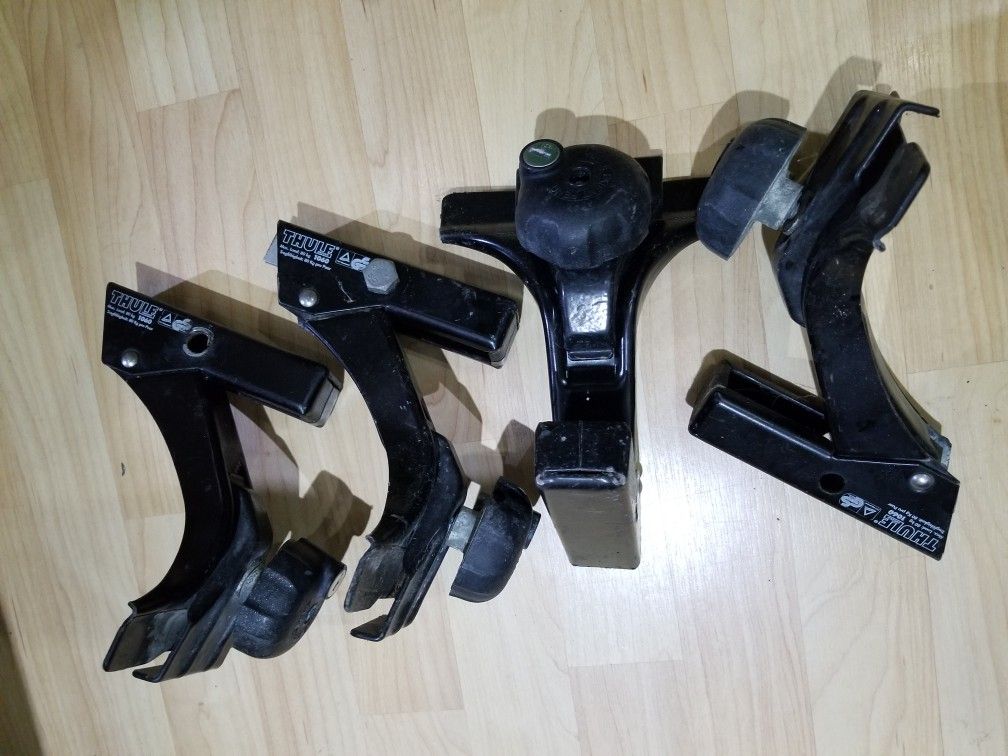 Thule 1060 Roof rack feet 4 pack/Lock not included
