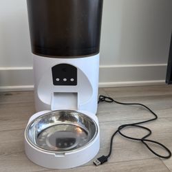 Pet Feeder With Camera 