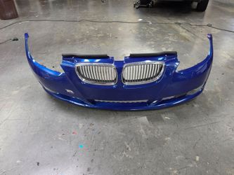 2011 BMW bumper cover w/ grill