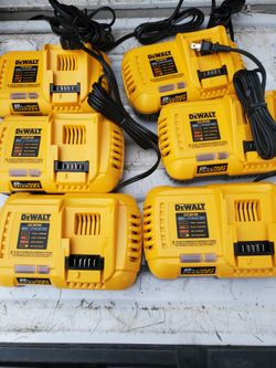 Dewalt Fast Charger 8 Amp Read Description