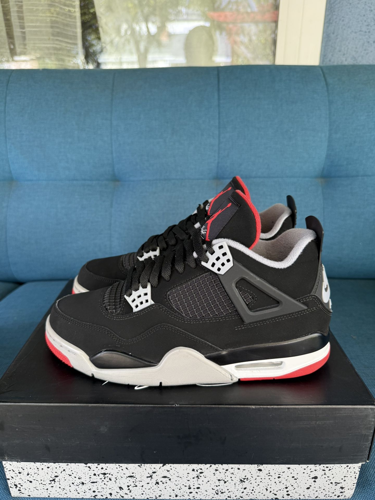Air Jordan 4 Retro Bred Size 9