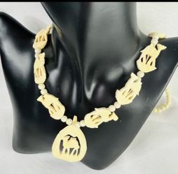 VTG Hand Carved Camel Pendant Necklace Exotic Beaded Cream Boho African