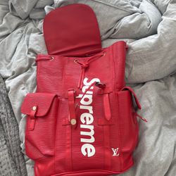 supreme backpack louis vuittons