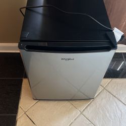 Whirlpool Mini Fridge 