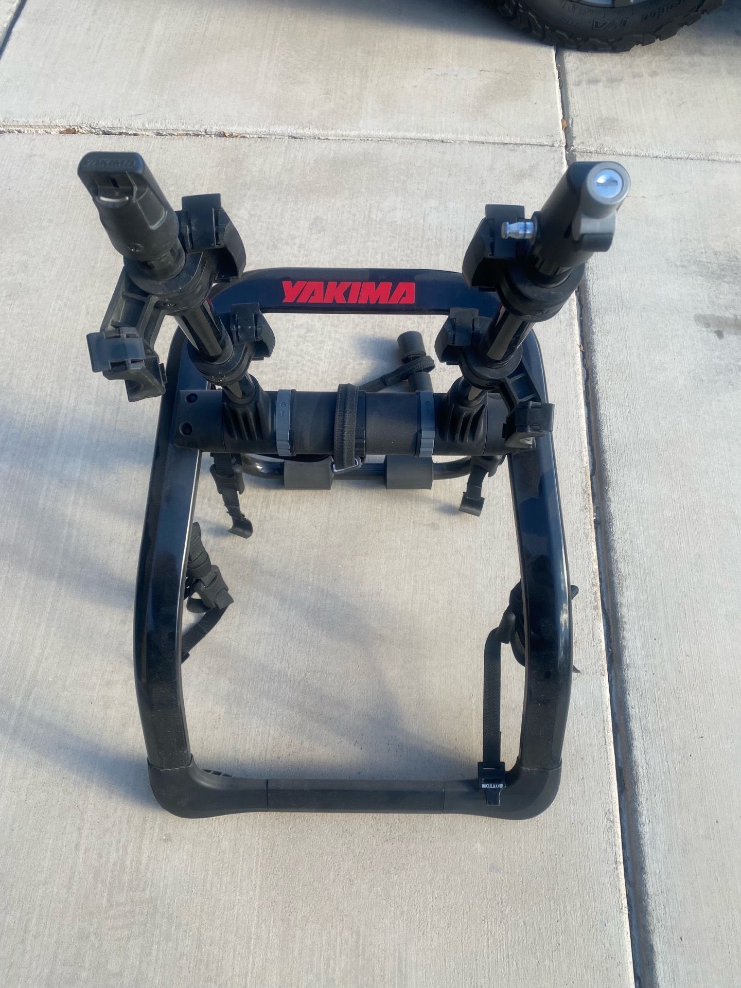 Yakima Fullback 3 trunk mount lockable bike rack