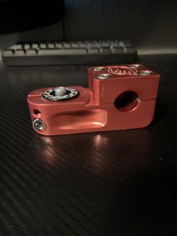 SE bike neck red