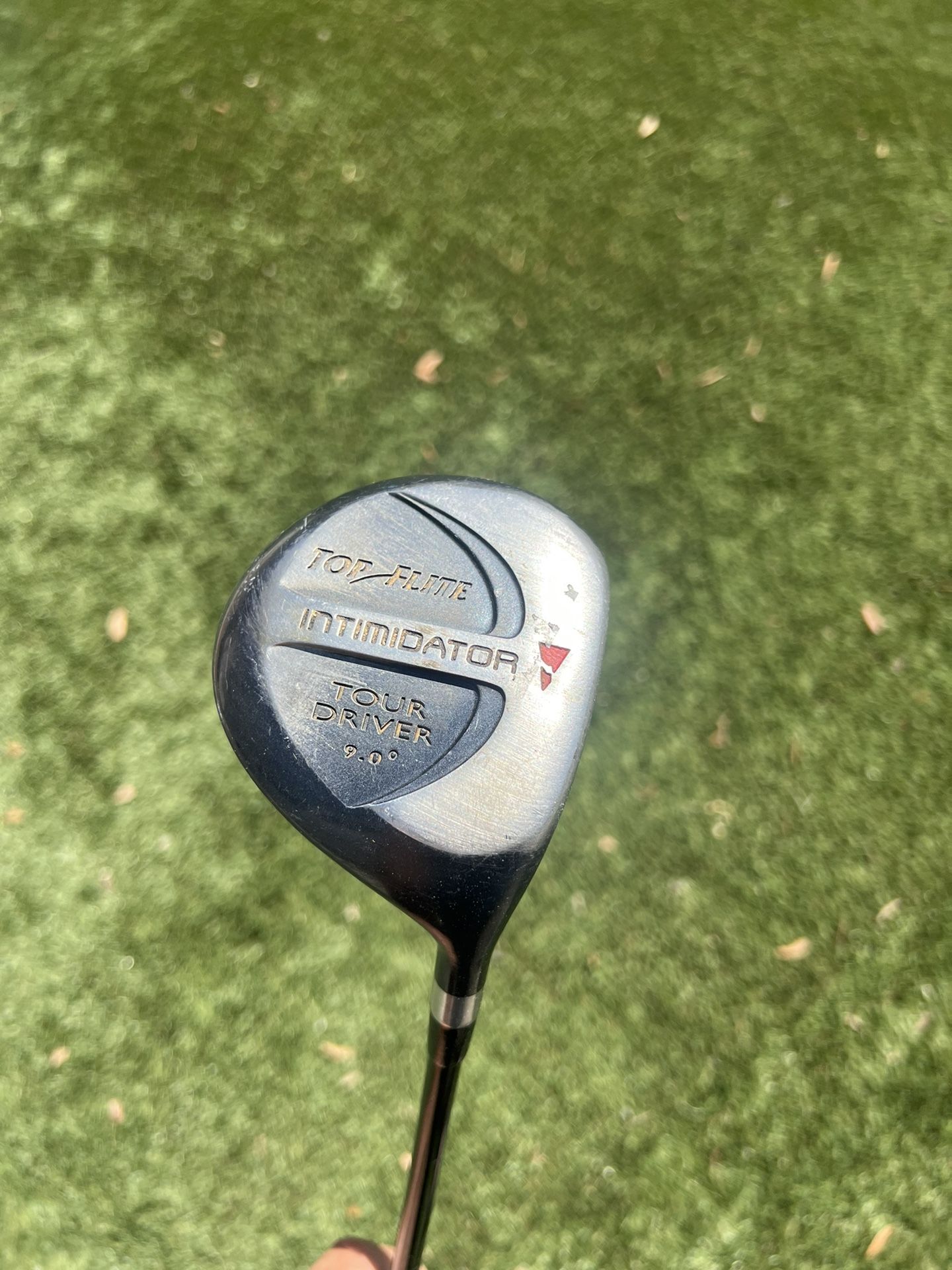 Top Flite Intimidator 9° driver Golf Club. Right handed