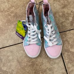 Tennis Shoes 