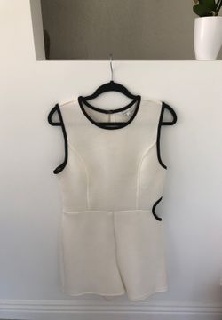 White bcbg romper size 10