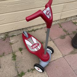 Kids scooter / toddler scooter