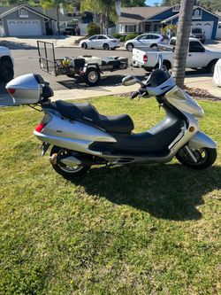 Tank 150cc Scooter
