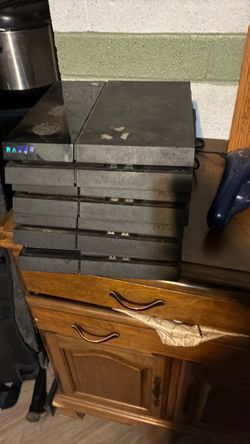 4 ps4s 20$ each