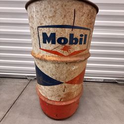 Vintage Mobil Lube EP 80-90 Barrel