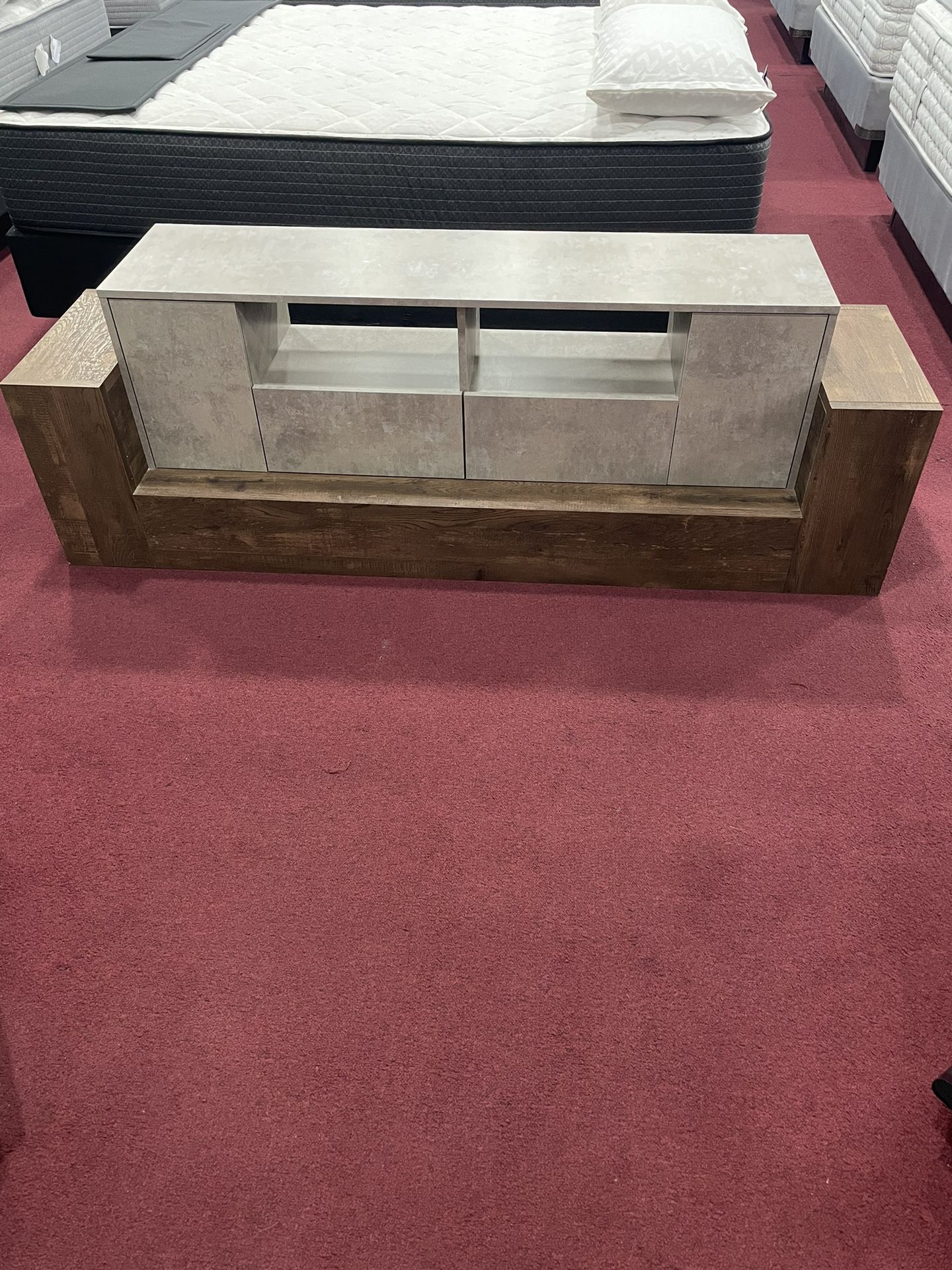 TV Stand/Console in Great Condition