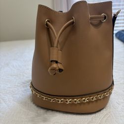 Leather bucket bag 