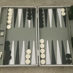 Backgammon With Carrying Case 